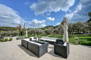 house 6 Rooms for sale on EYGALIERES (13810)