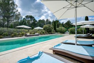 house 6 Rooms for sale on EYGALIERES (13810)