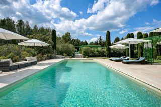 house 6 Rooms for sale on EYGALIERES (13810)