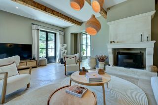 mas 8 Rooms for seasonal rent on ST REMY DE PROVENCE (13210)