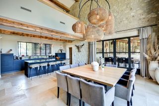 mas 8 Rooms for seasonal rent on ST REMY DE PROVENCE (13210)