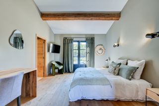 mas 8 Rooms for seasonal rent on ST REMY DE PROVENCE (13210)