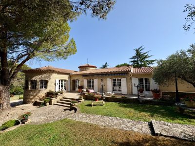 Sale House Plan-d'Orgon 6&nbsp;Rooms 200&nbsp;m²