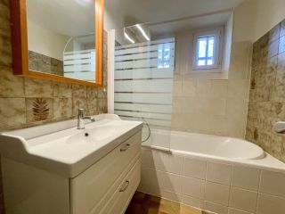 house 4 Rooms for sale on MAILLANE (13910)