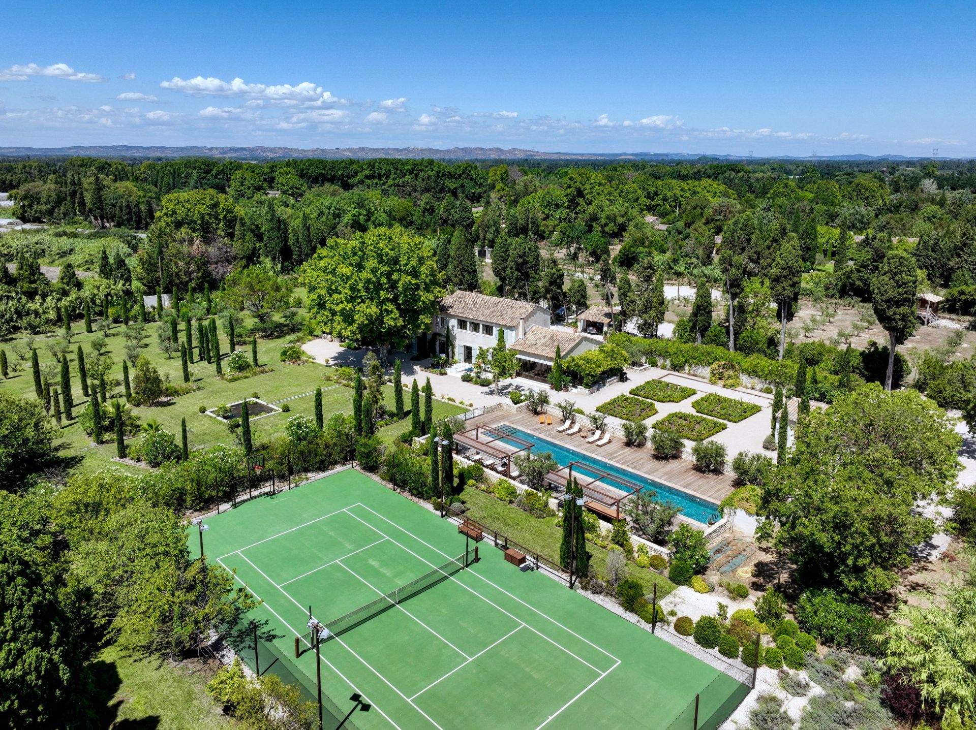 mas 13 Rooms for seasonal rent on ST REMY DE PROVENCE (13210)