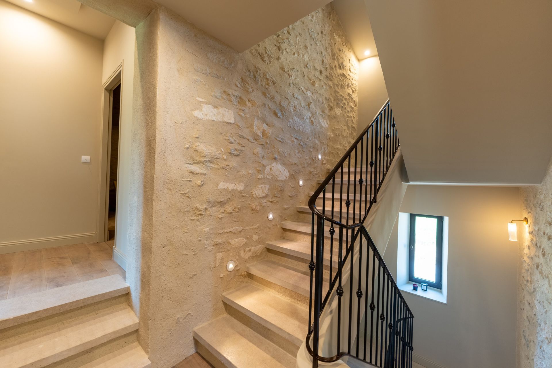 mas 8 Rooms for sale on ST REMY DE PROVENCE (13210)