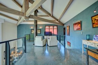 villa 20 Rooms for sale on AIX EN PROVENCE (13100)