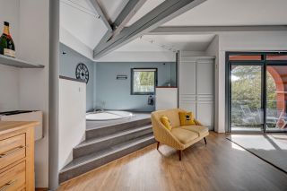 villa 20 Rooms for sale on AIX EN PROVENCE (13100)