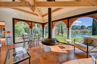 villa 20 Rooms for sale on AIX EN PROVENCE (13100)