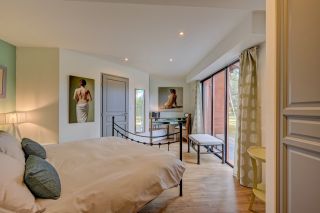 villa 20 Rooms for sale on AIX EN PROVENCE (13100)