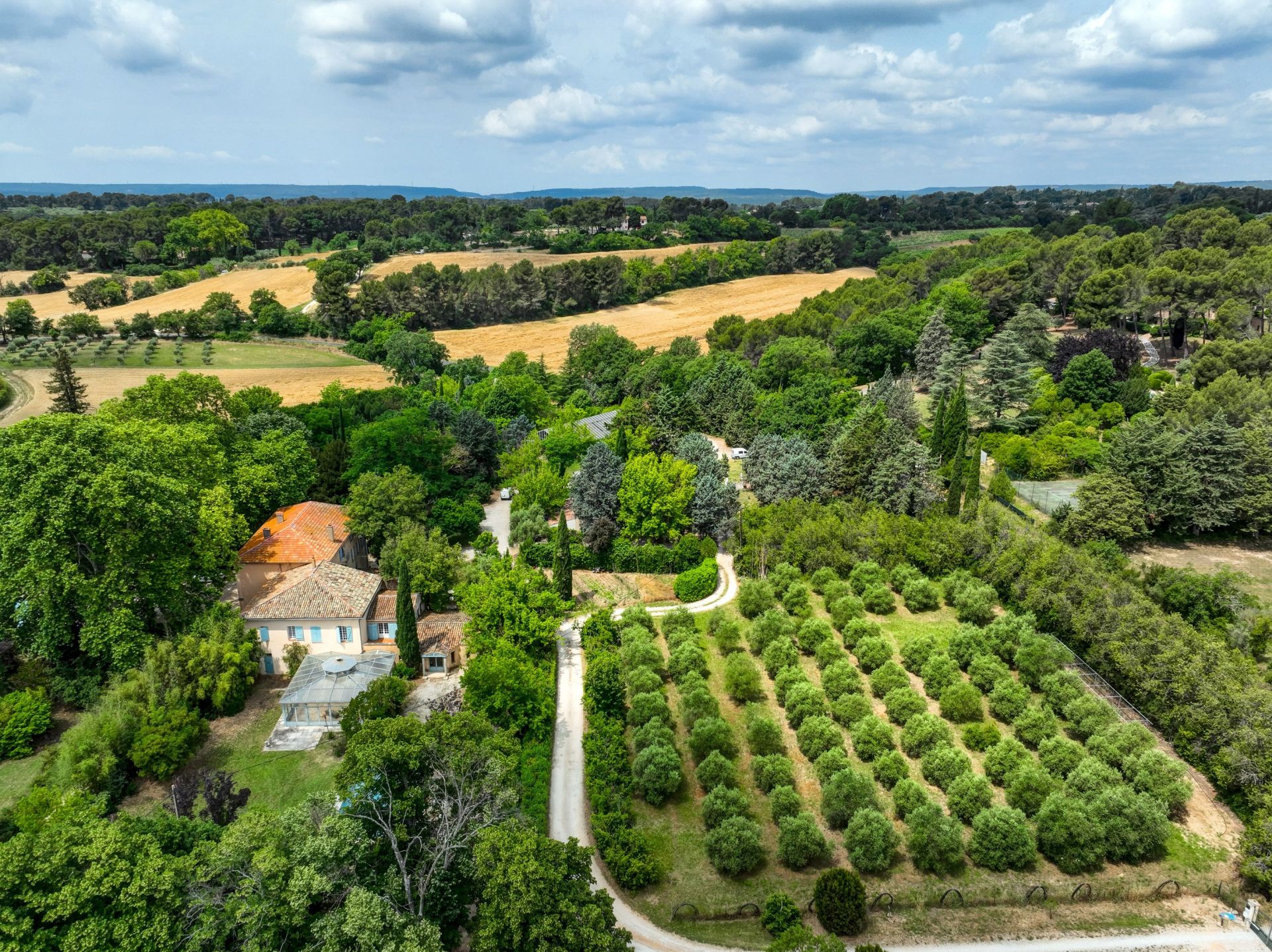 house 15 Rooms for sale on AIX EN PROVENCE (13100)