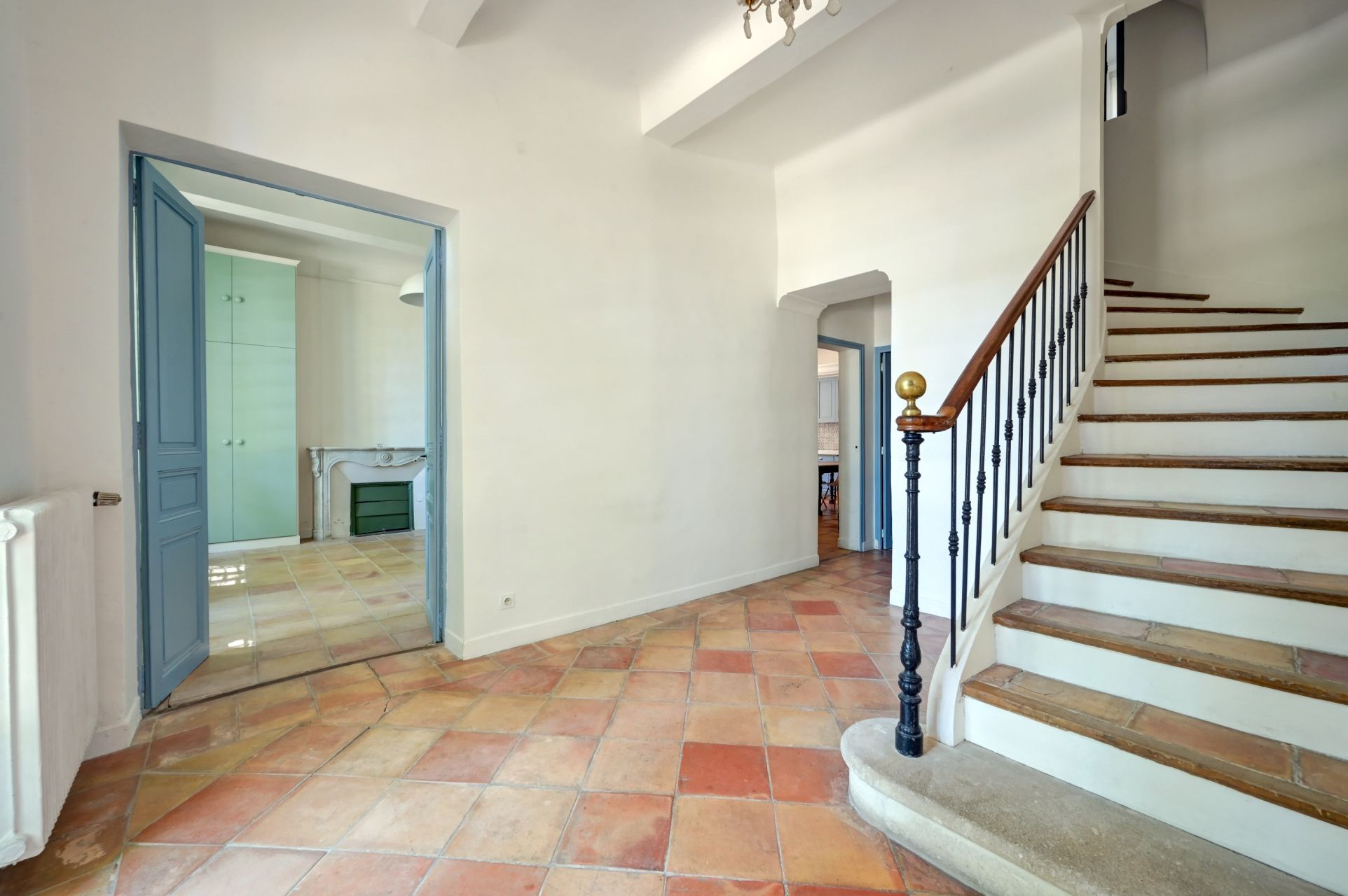 house 15 Rooms for sale on AIX EN PROVENCE (13100)