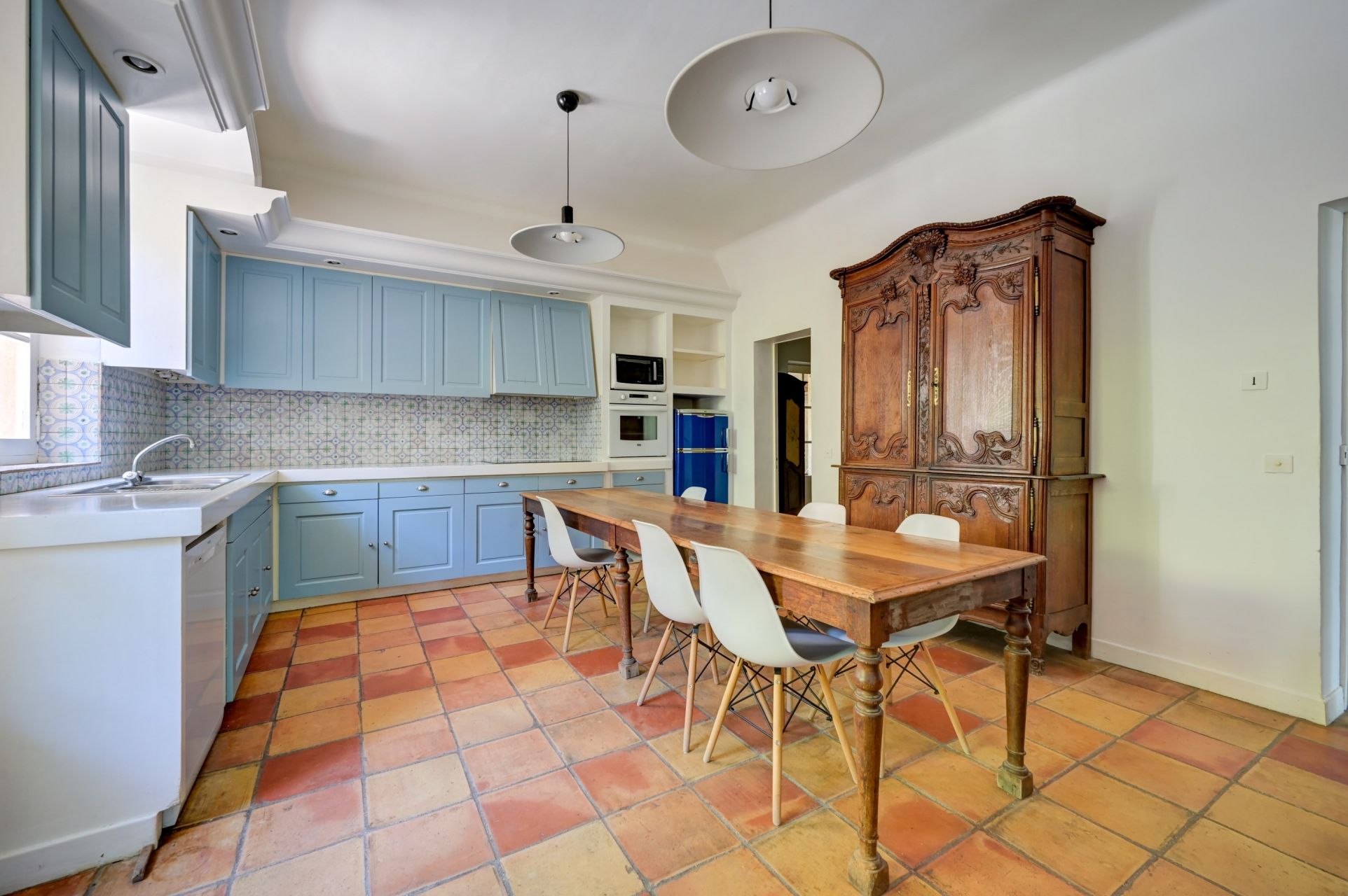 house 15 Rooms for sale on AIX EN PROVENCE (13100)