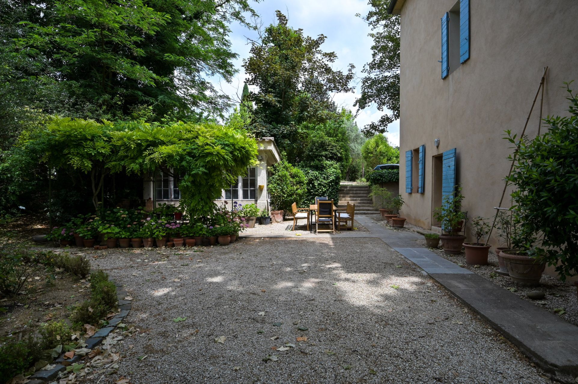 house 15 Rooms for sale on AIX EN PROVENCE (13100)