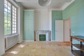 house 15 Rooms for sale on AIX EN PROVENCE (13100)