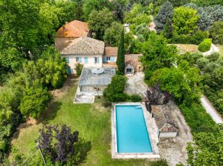 house 15 Rooms for sale on AIX EN PROVENCE (13100)