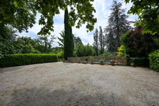 house 15 Rooms for sale on AIX EN PROVENCE (13100)