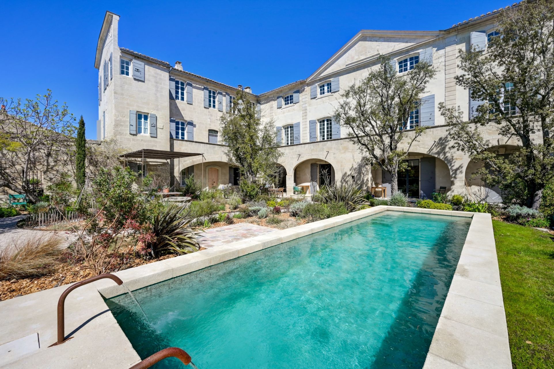 hôtel particulier 22 Pièces en vente sur ST REMY DE PROVENCE (13210)