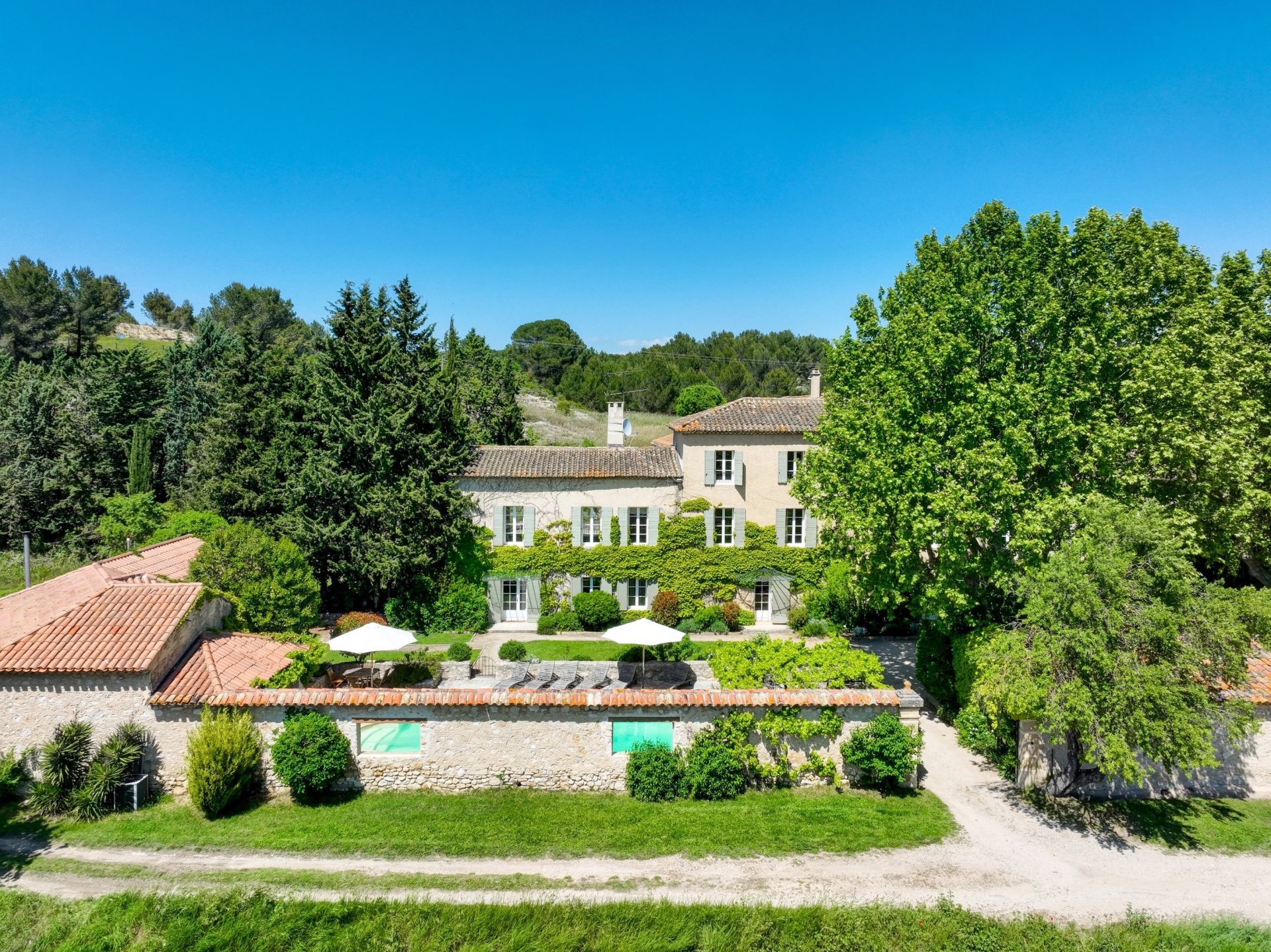 corps de ferme 14 Pièces en vente sur AIX EN PROVENCE (13100)