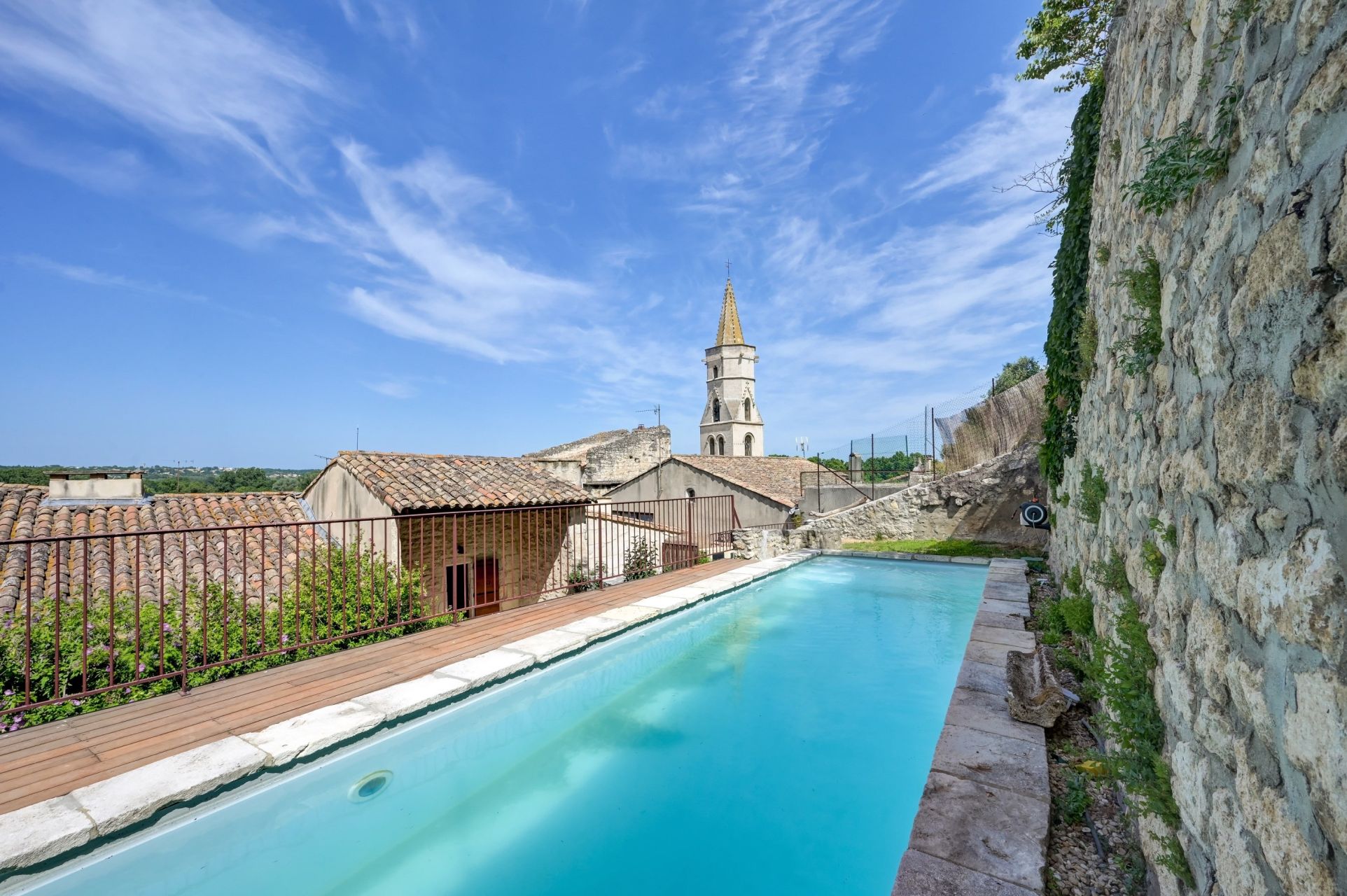 house 10 Rooms for sale on MONTFRIN (30490)