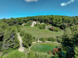 house 16 Rooms for sale on AIX EN PROVENCE (13100)