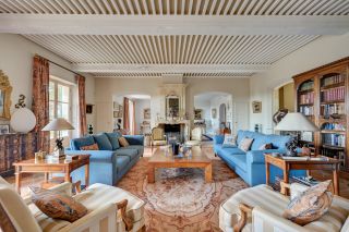 house 16 Rooms for sale on AIX EN PROVENCE (13100)