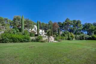 house 16 Rooms for sale on AIX EN PROVENCE (13100)