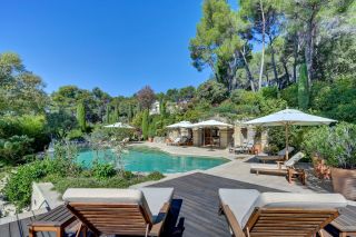 house 16 Rooms for sale on AIX EN PROVENCE (13100)