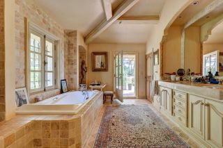 house 16 Rooms for sale on AIX EN PROVENCE (13100)