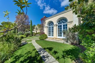 house 16 Rooms for sale on AIX EN PROVENCE (13100)