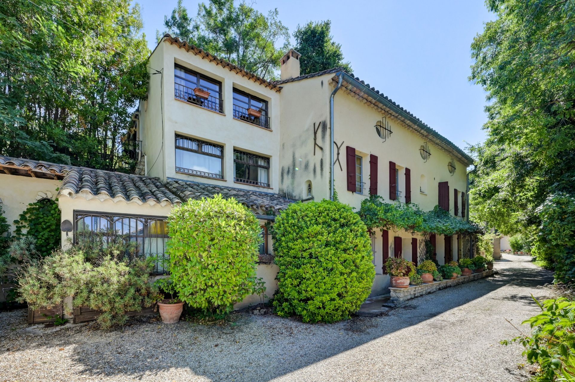 mas 15 Rooms for sale on ST REMY DE PROVENCE (13210)