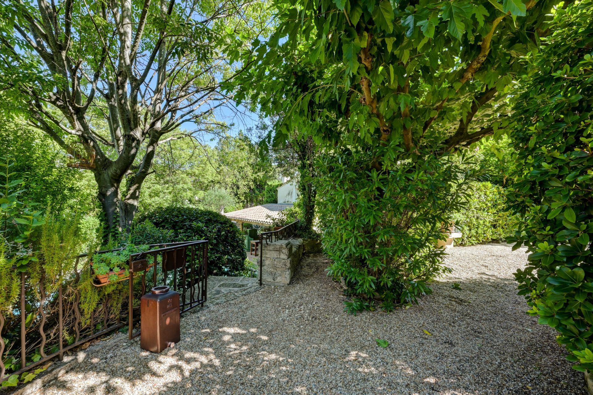 mas 15 Rooms for sale on ST REMY DE PROVENCE (13210)