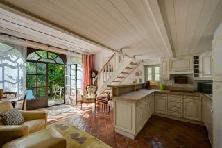 mas 15 Rooms for sale on ST REMY DE PROVENCE (13210)