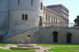 castle 30 Rooms for sale on FONTVIEILLE (13990)