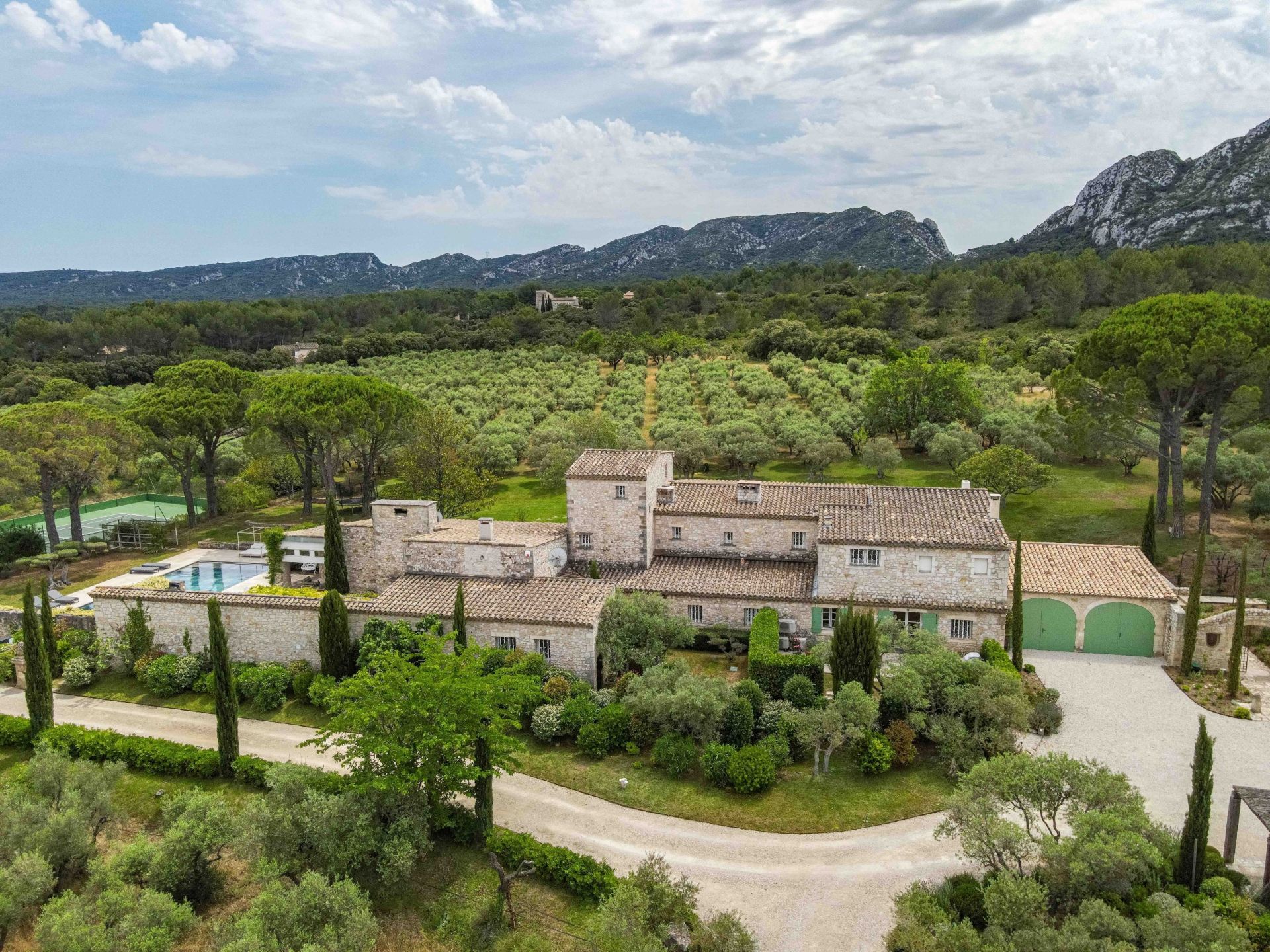 maison 12 Pièces en vente sur EYGALIERES (13810)