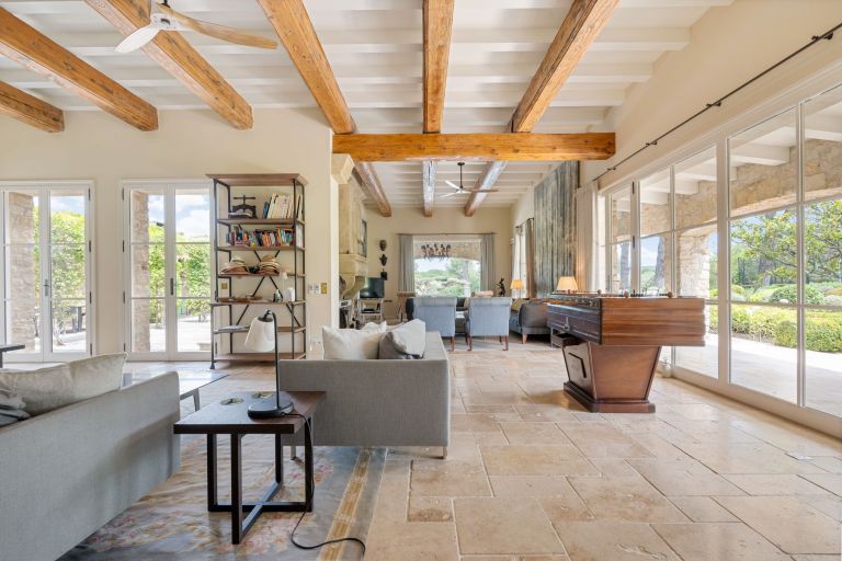 maison 12 Pièces en vente sur EYGALIERES (13810)