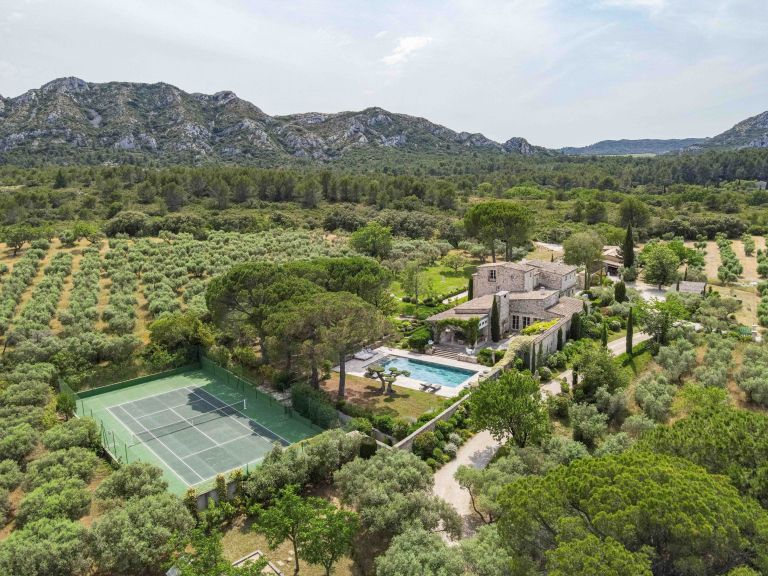 maison 12 Pièces en vente sur EYGALIERES (13810)