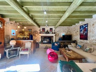 maison 8 Pièces en vente sur BOULBON (13150)