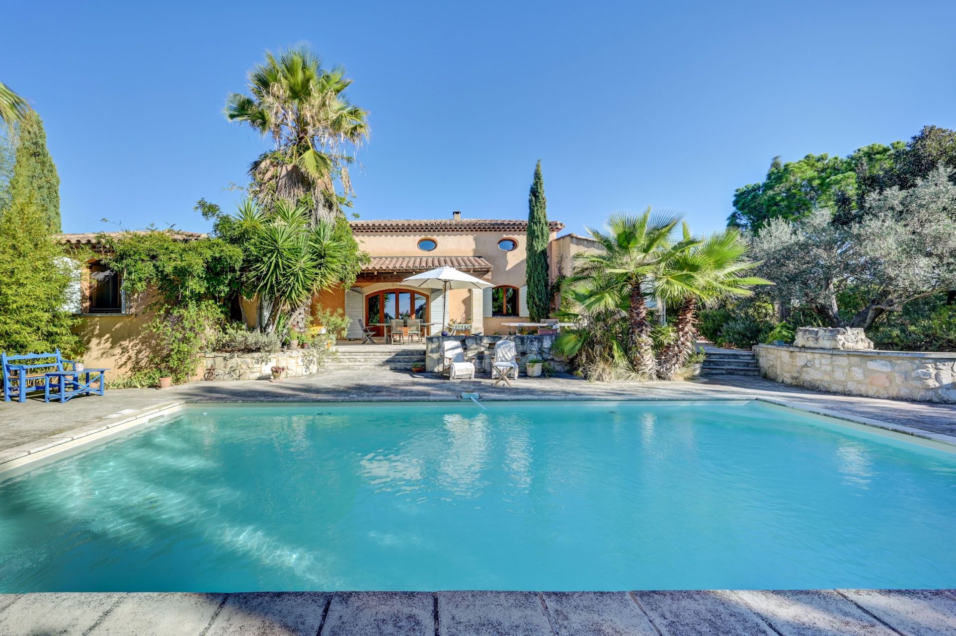 house 8 Rooms for sale on ARLES (13200)