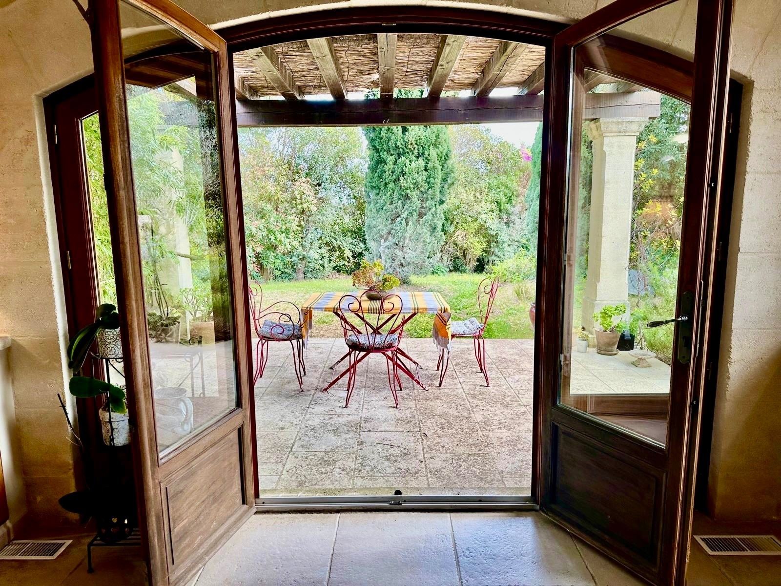 maison 8 Pièces en vente sur ARLES (13200)