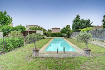 Vente Maison Bellegarde 11 Pièces 478.2 m²