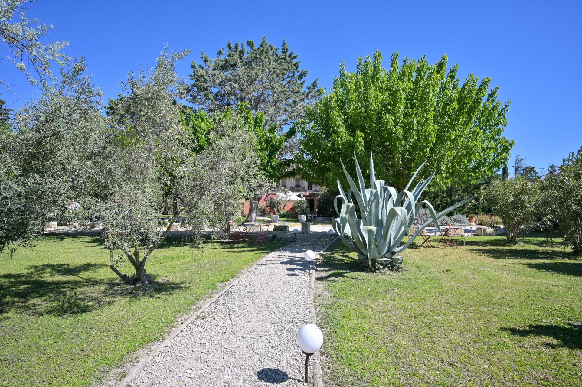 propriété 14 Pièces en vente sur ARLES (13200)