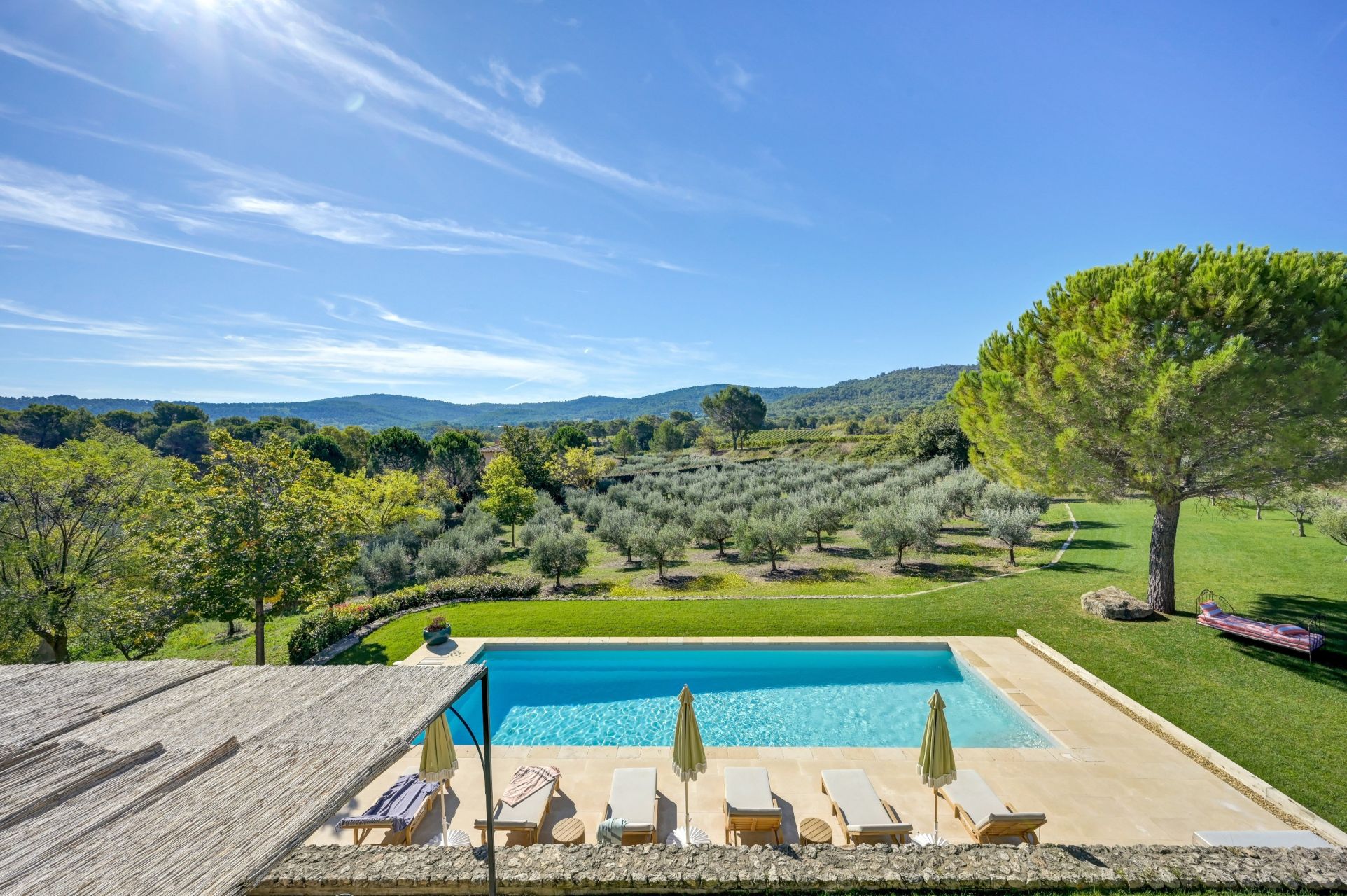 bastide 9 Rooms for seasonal rent on LE PUY STE REPARADE (13610)