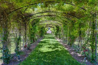 maison 10 Pièces en vente sur ROGNES (13840)