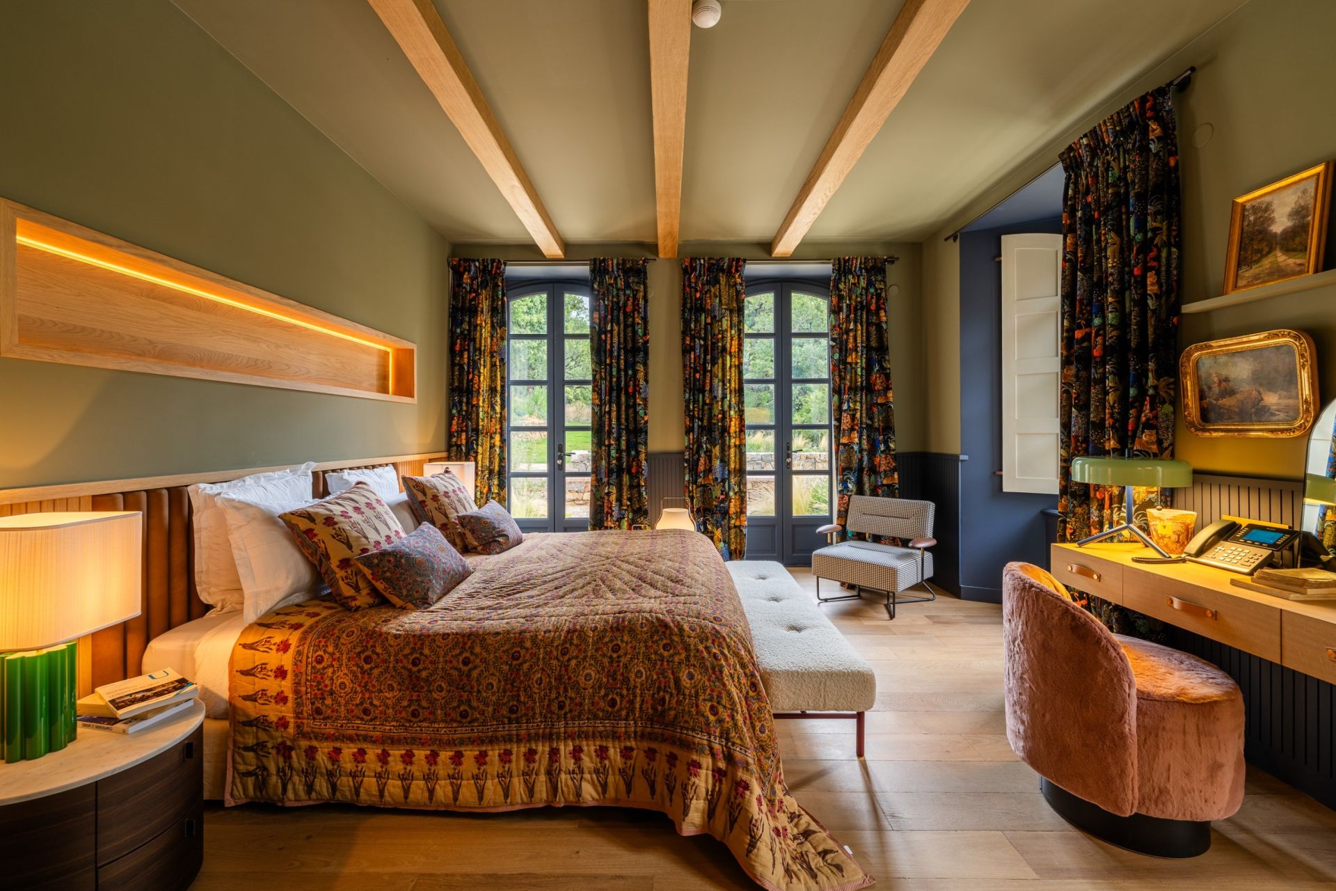 bastide 22 Rooms for seasonal rent on NANS LES PINS (83860)