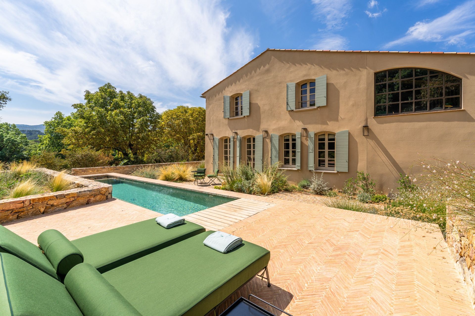 bastide 22 Rooms for seasonal rent on NANS LES PINS (83860)