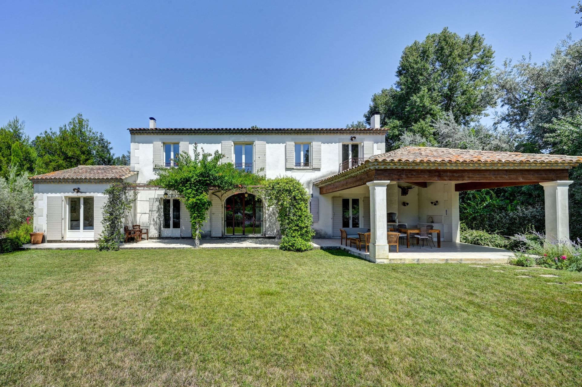 house 6 Rooms for sale on ST REMY DE PROVENCE (13210)