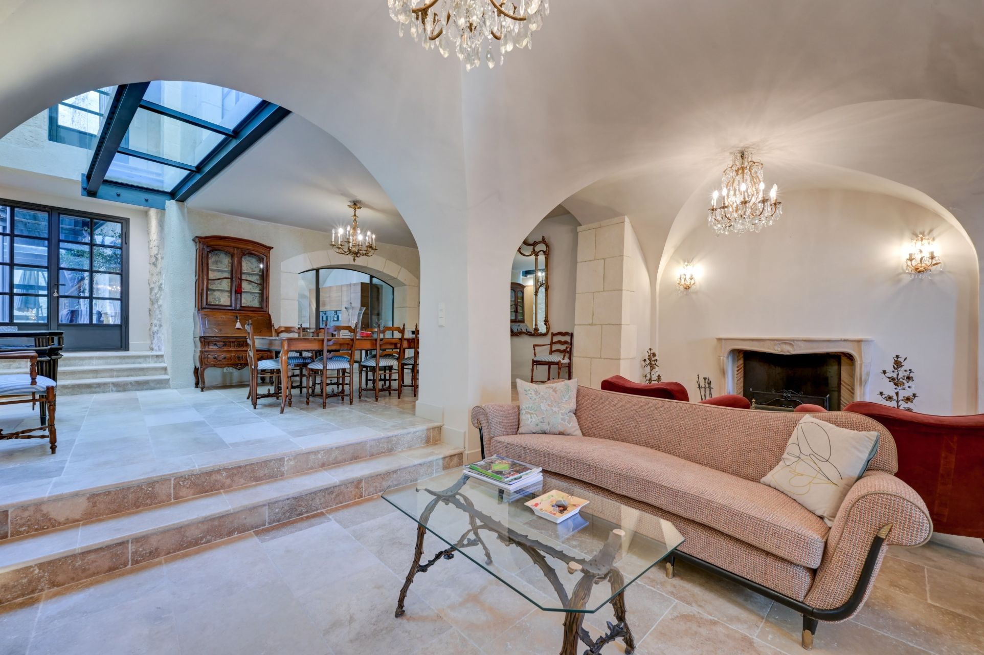 house 8 Rooms for sale on ST REMY DE PROVENCE (13210)