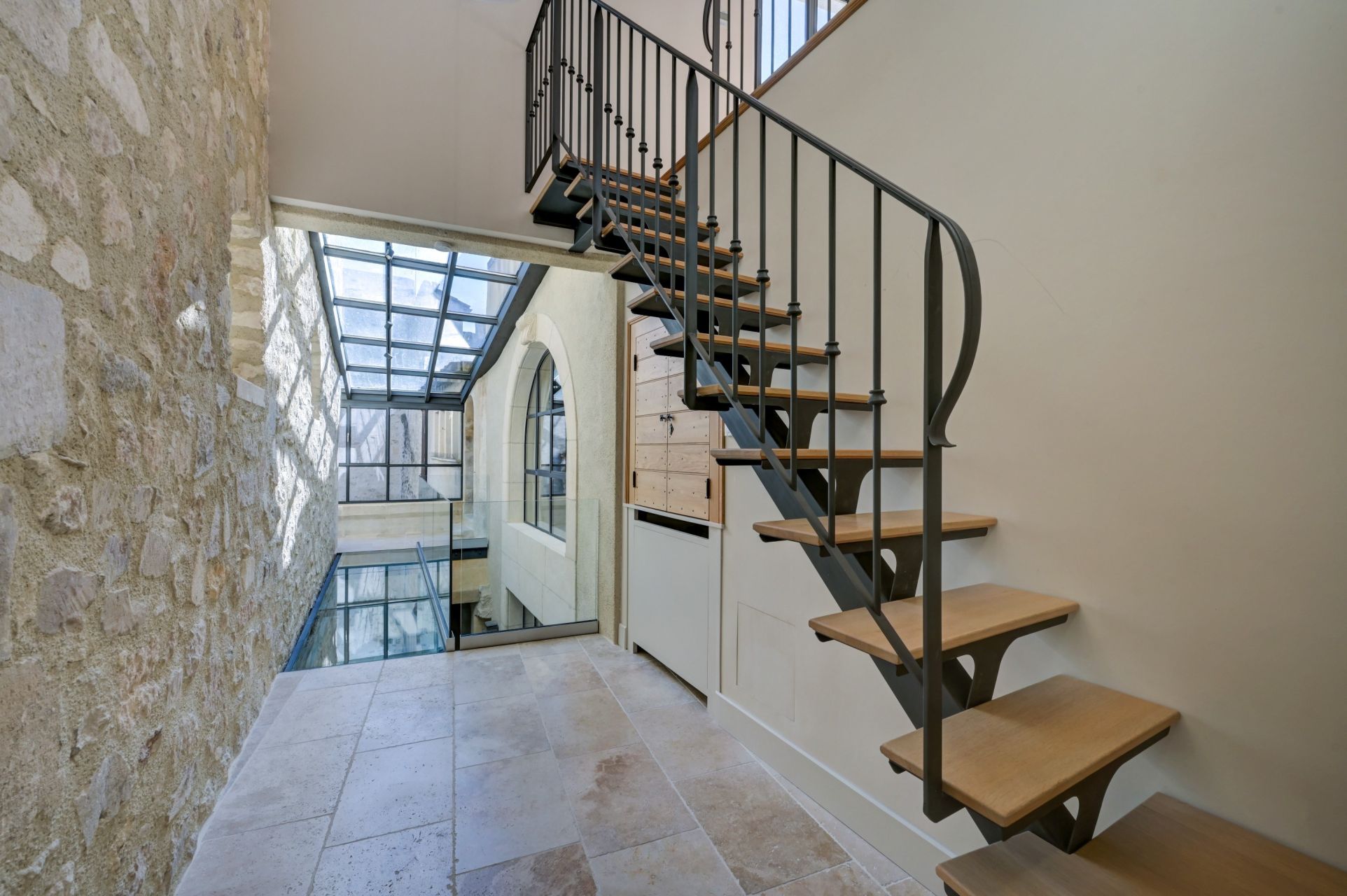 house 8 Rooms for sale on ST REMY DE PROVENCE (13210)