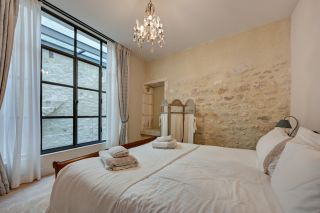 house 8 Rooms for sale on ST REMY DE PROVENCE (13210)